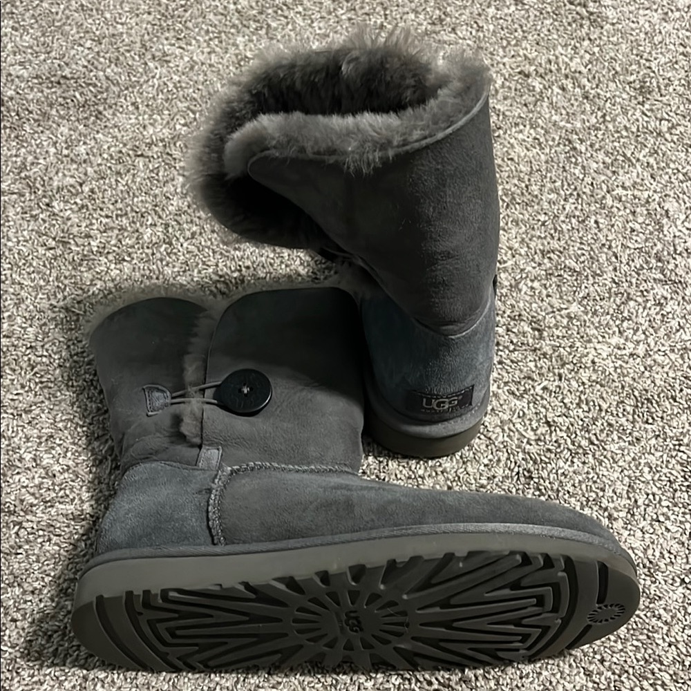 UGG Women's Gray Sheepskin Boots